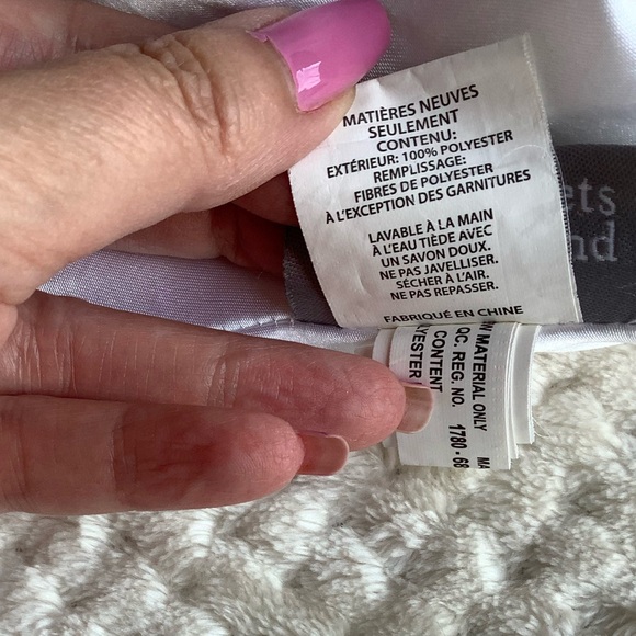 Blankets and Beyond Plush White Bear Lovey Security Blanket Satiny Edge and Back - Picture 11 of 16